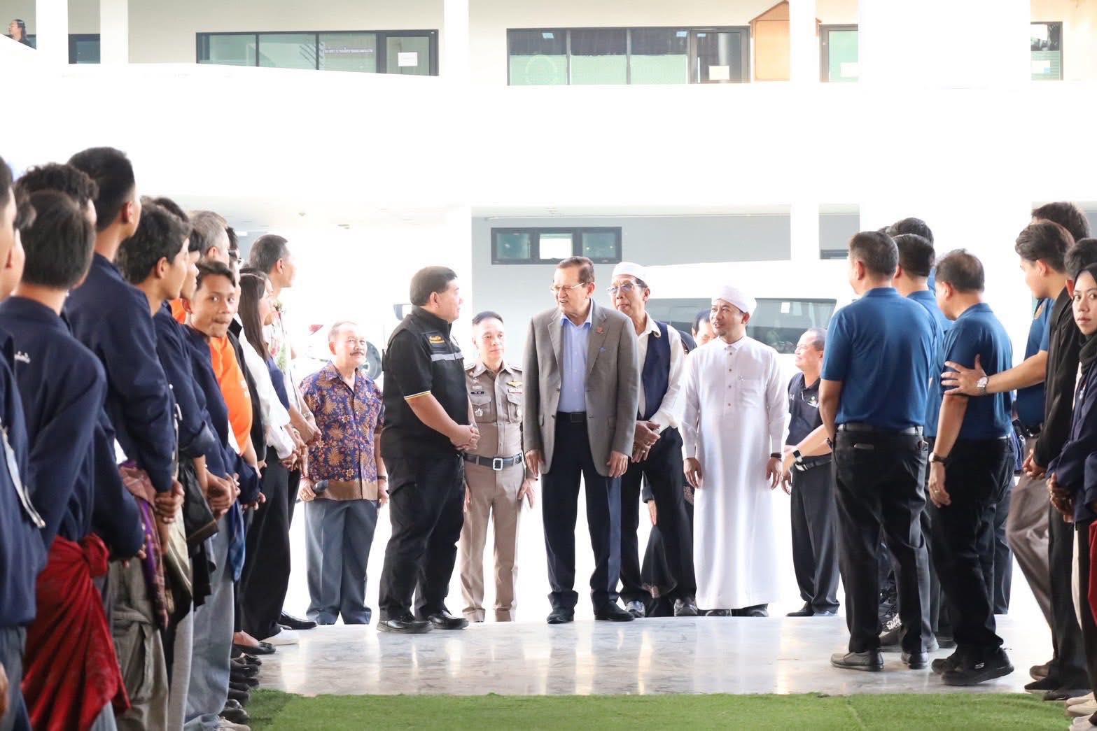 title - ส.ป.ก.อ่างทอง ร่วมต้อนรับคณะผู้บริหารของมูลนิธิ 